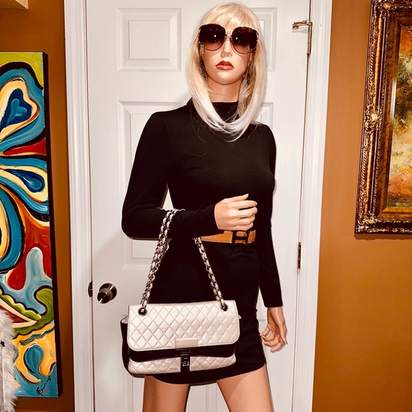 💃🏻♥️🥰Authentic Classic CHANEL Double Flap Rare Bicolor Medium Lambskin Bag - Picture 14 of 16